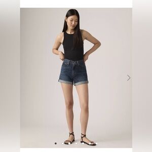 NWT Levi’s Premium Rolled 80s Mom Women’s Shorts